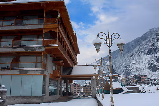 Tiaraa Hotels & Resort